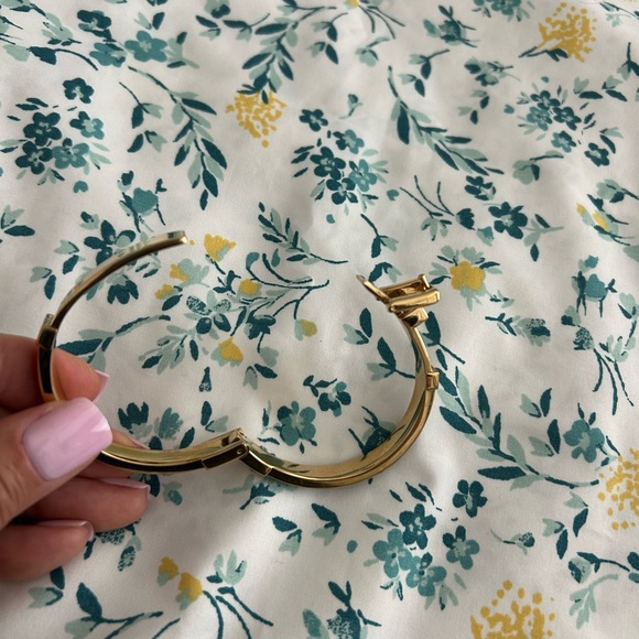 MICHAEL KORS • Gold/ Tortoise Belt Bangle Bracelet • - Picture 2 of 8